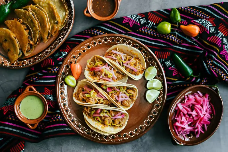 Burritos mexicanos de cochinita pibil